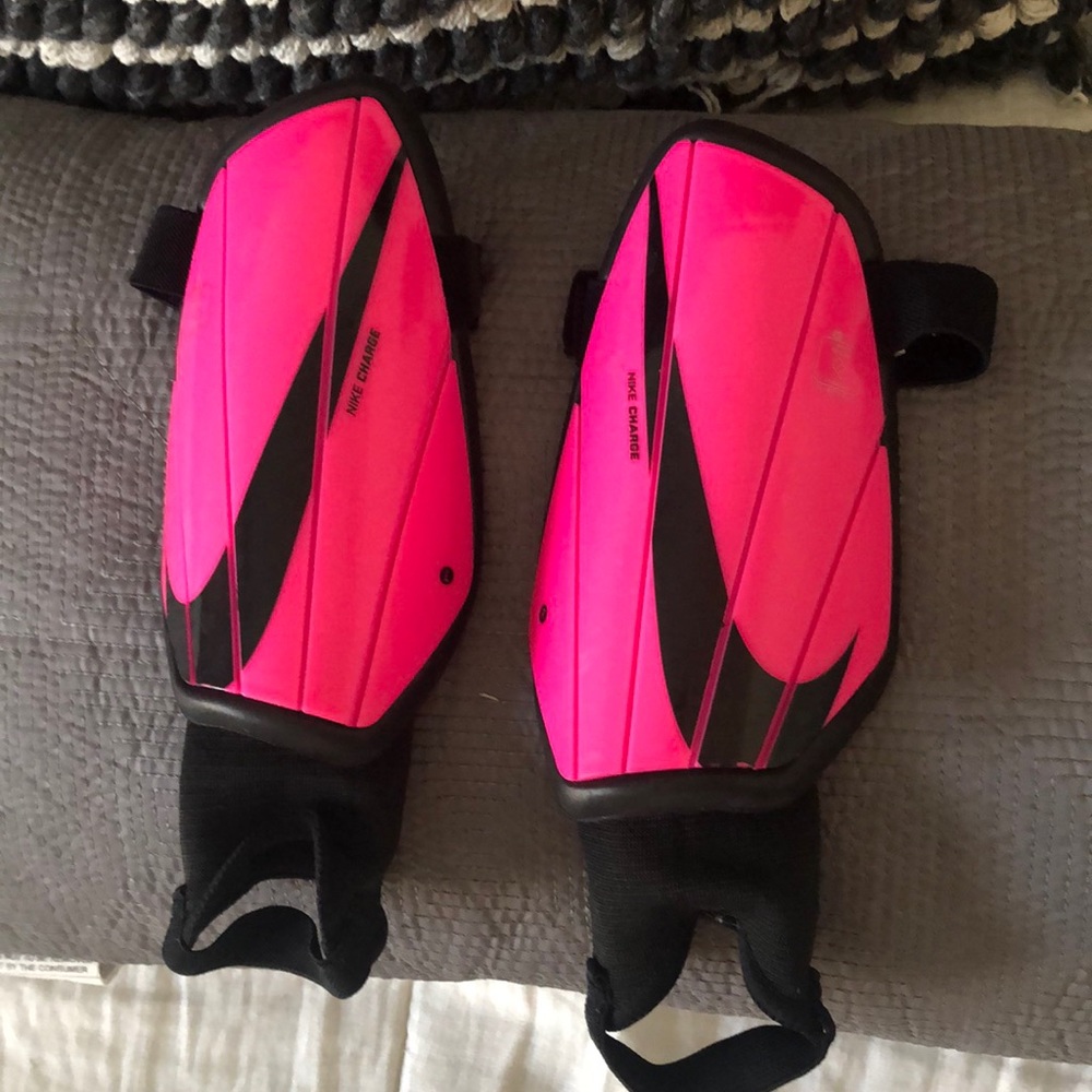 Nike Charge Shin Guards Youth Large